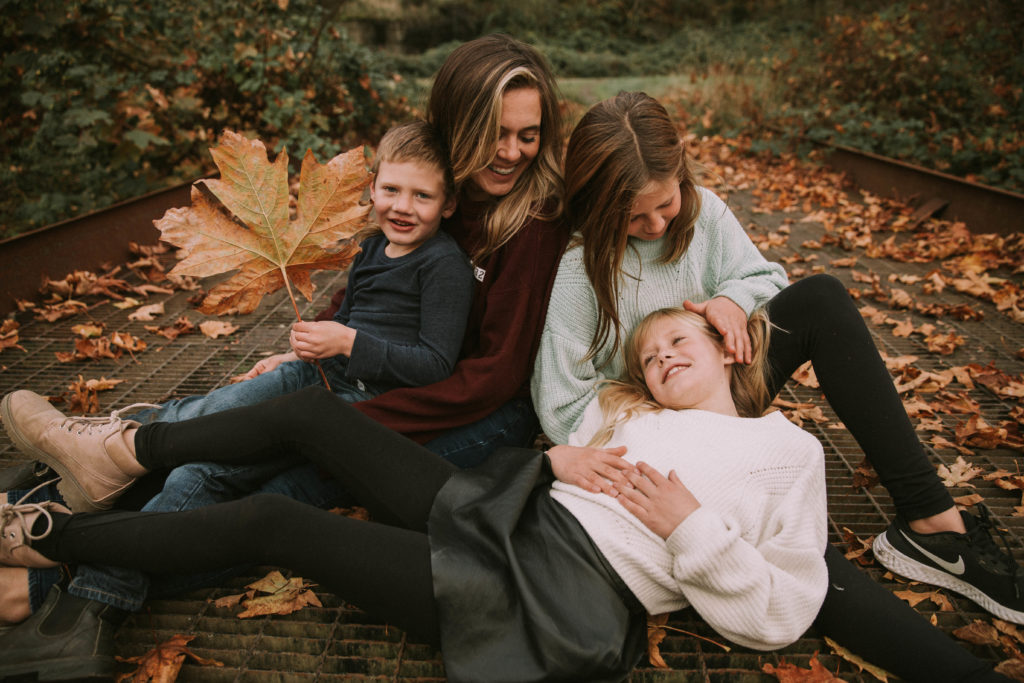 Victoria BC Family Photographer | family at fall in the park jingle pot